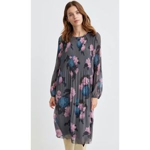 Aritzia Daydreamer Floral Dress